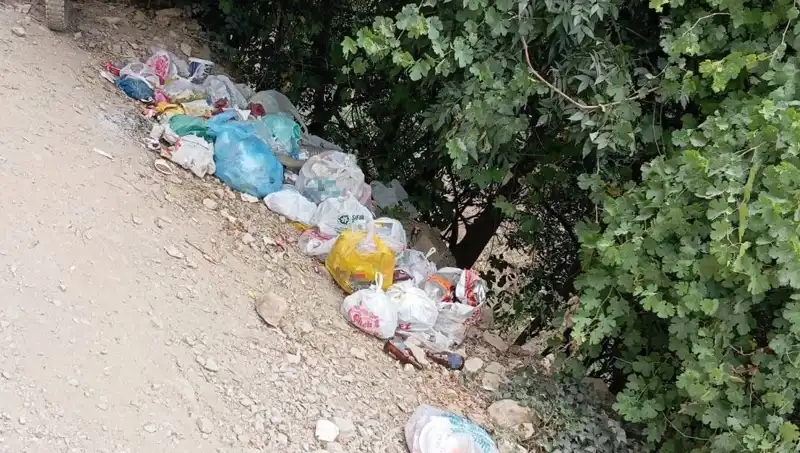 Kato Dağı'nda Doğa Harikası Kaval Şelalesi'ne Çöp Tepkisi: Çevre Duyarlılığına Çağrı