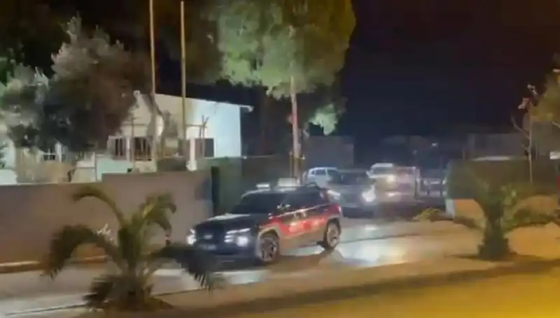 İzmir'de 24 Saatlik Operasyon: 141 Hükümlü Yakaladı, Suç Çeteleri Çökertildi!
