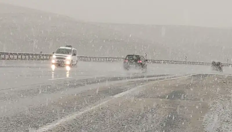 Bahar Kapıda, Nisan'da Kar Yağışı ile Sıcaklık Düşüyor!