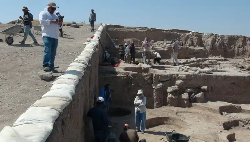 Kilis’teki Oylum Höyük’te Yaz Sıcaklarına Rağmen Kazı Çalışmaları Devam Ediyor