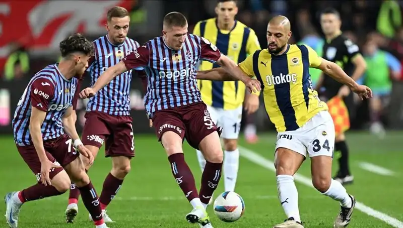 Kadıköy’de Süper Lig’in Zirve Mücadelesi: Fenerbahçe - Trabzonspor Derbisi