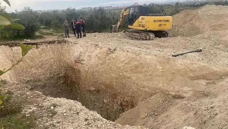 İzinsiz Kazıda 4 Kişi Gözaltına Alındı: Olayın Ayrıntıları Ortaya Çıktı