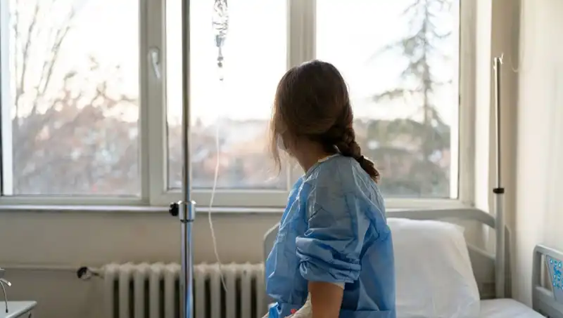 35 Yaşındaki Kadın, Kanserin Gizli Tehlikelerini Açıkladı: "Sessiz Bir Katil"